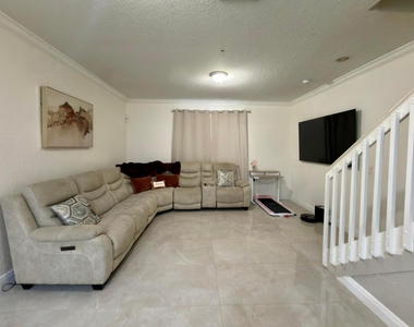 1431 Nw 36th Way - Photo Thumbnail 7