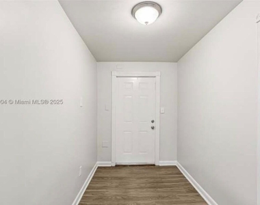 6546 Sw 21st Street - Photo Thumbnail 1