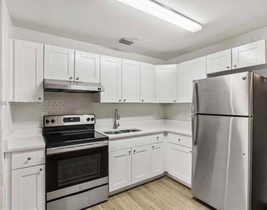 6546 Sw 21st Street - Photo Thumbnail 5