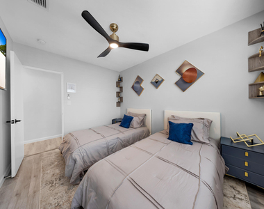 700 Ne 16th Court - Photo Thumbnail 16
