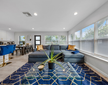 700 Ne 16th Court - Photo Thumbnail 44