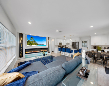 700 Ne 16th Court - Photo Thumbnail 4