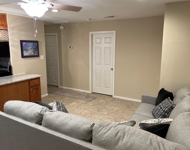 2457 Sweetwood Drive - Photo Thumbnail 5