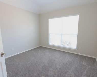 1534 Steamboat Trail - Photo Thumbnail 13