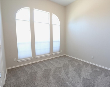 1534 Steamboat Trail - Photo Thumbnail 12