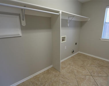 1534 Steamboat Trail - Photo Thumbnail 15