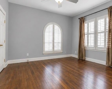5818 Richmond Avenue - Photo Thumbnail 9