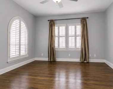 5818 Richmond Avenue - Photo Thumbnail 10