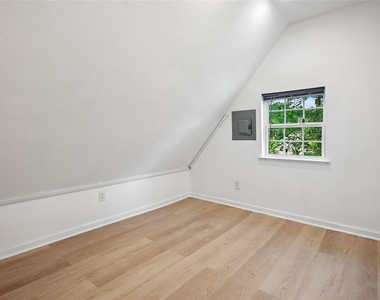 8141 Rosemont Drive - Photo Thumbnail 35