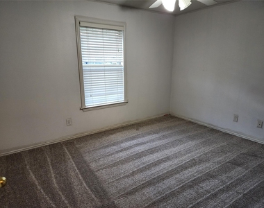 326 N Scullin Avenue - Photo Thumbnail 7