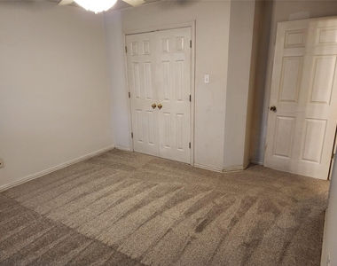 326 N Scullin Avenue - Photo Thumbnail 16