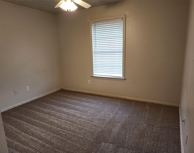 326 N Scullin Avenue - Photo Thumbnail 13