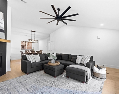 1220 Oxford Lane - Photo Thumbnail 5