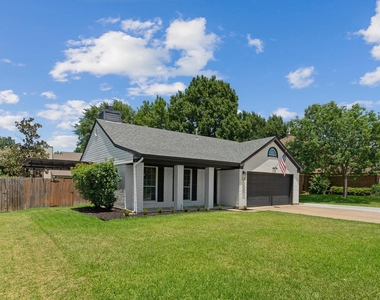 1220 Oxford Lane - Photo Thumbnail 3