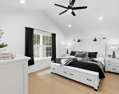1220 Oxford Lane - Photo Thumbnail 20