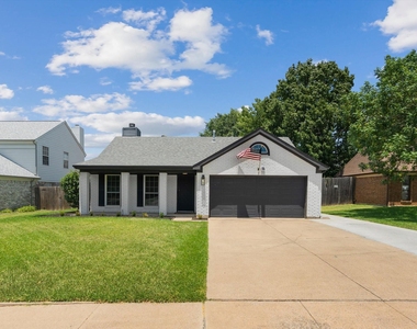 1220 Oxford Lane - Photo Thumbnail 1