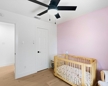 1220 Oxford Lane - Photo Thumbnail 16