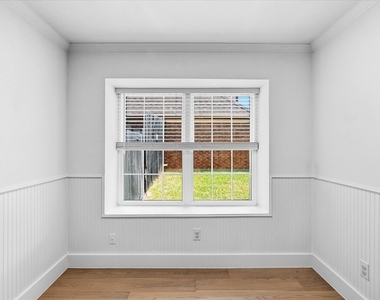 1220 Oxford Lane - Photo Thumbnail 13