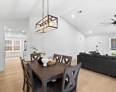 1220 Oxford Lane - Photo Thumbnail 9
