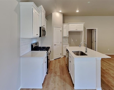9024 Nw 127th Terrace - Photo Thumbnail 4