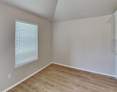 9024 Nw 127th Terrace - Photo Thumbnail 5