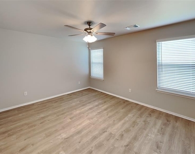 9024 Nw 127th Terrace - Photo Thumbnail 8