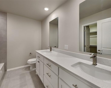9024 Nw 127th Terrace - Photo Thumbnail 9