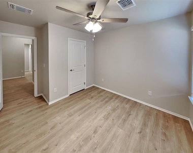 9024 Nw 127th Terrace - Photo Thumbnail 14