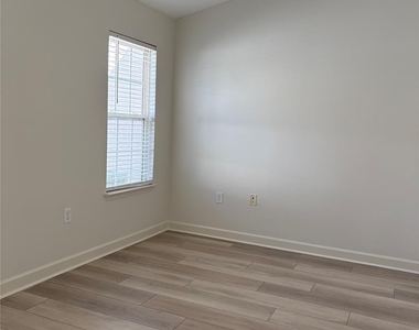 1334 Stoney Creek Lane - Photo Thumbnail 12