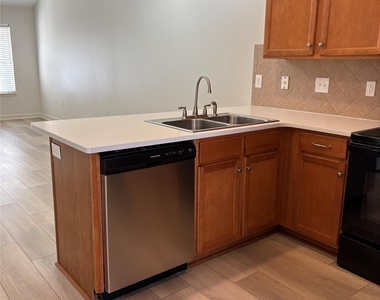 1334 Stoney Creek Lane - Photo Thumbnail 9