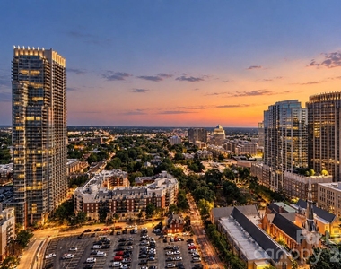 333 W Trade Street W - Photo Thumbnail 23