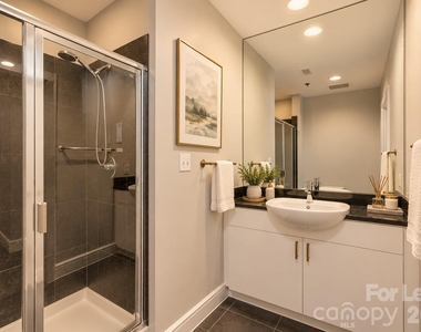 333 W Trade Street W - Photo Thumbnail 9