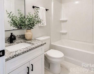 618 E Holly Street - Photo Thumbnail 7