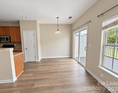 2005 Cambridge Beltway Drive - Photo Thumbnail 4