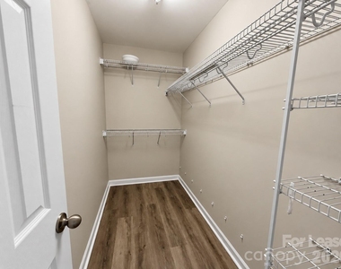 2005 Cambridge Beltway Drive - Photo Thumbnail 11