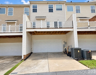 2005 Cambridge Beltway Drive - Photo Thumbnail 16