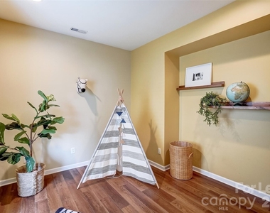 1467 Olive Hill Avenue Nw - Photo Thumbnail 5
