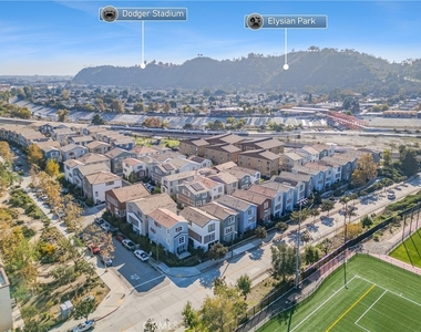 2700 E Chaucer Street - Photo Thumbnail 24