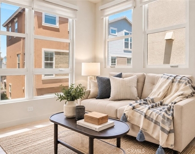 2700 E Chaucer Street - Photo Thumbnail 8
