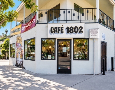 2700 E Chaucer Street - Photo Thumbnail 36