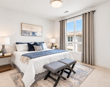 2700 E Chaucer Street - Photo Thumbnail 11