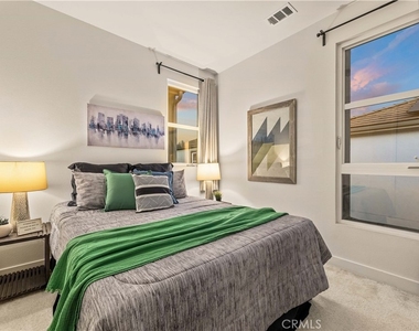 2700 E Chaucer Street - Photo Thumbnail 30
