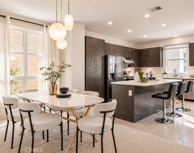 2700 E Chaucer Street - Photo Thumbnail 1