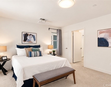 2700 E Chaucer Street - Photo Thumbnail 20