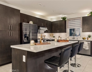 2700 E Chaucer Street - Photo Thumbnail 27