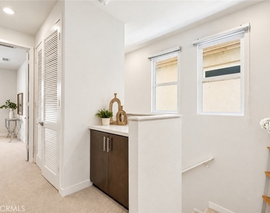 2700 E Chaucer Street - Photo Thumbnail 10