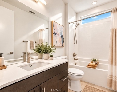 2700 E Chaucer Street - Photo Thumbnail 17