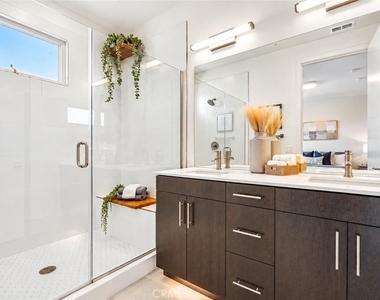 2700 E Chaucer Street - Photo Thumbnail 13