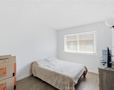 1328 Primrose - Photo Thumbnail 17
