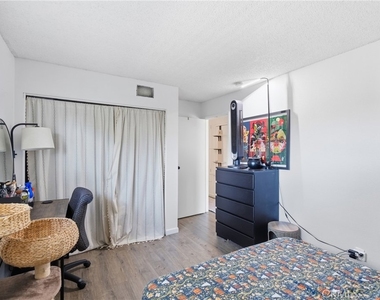 1328 Primrose - Photo Thumbnail 15